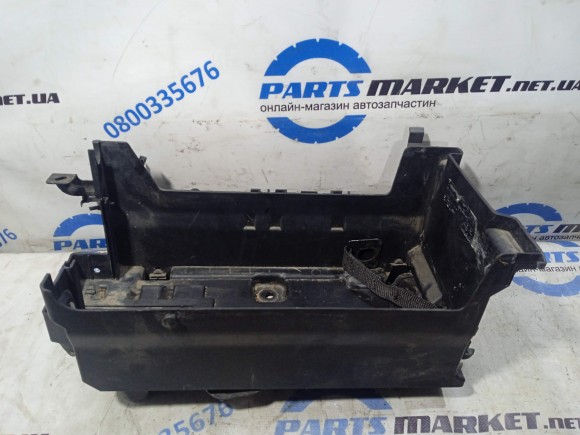 Opel insignia, 13330951, Подставка аккумулятора