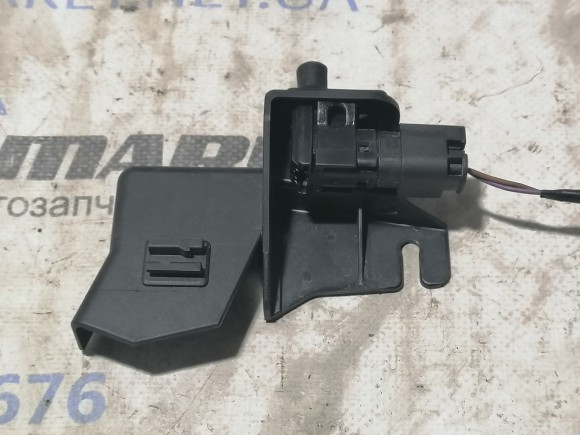 BMW 5 E60, 61138385159, Кронштейн вывода плюса аккумулятора b+